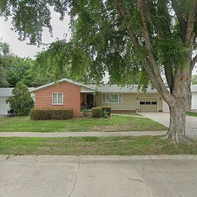 1342 N Hewett Ave, Hastings, NE 68901