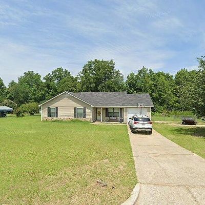 168 Woodstone Cir, Albany, GA 31701