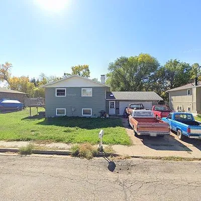 1707 4 Th St Ne, Mandan, ND 58554