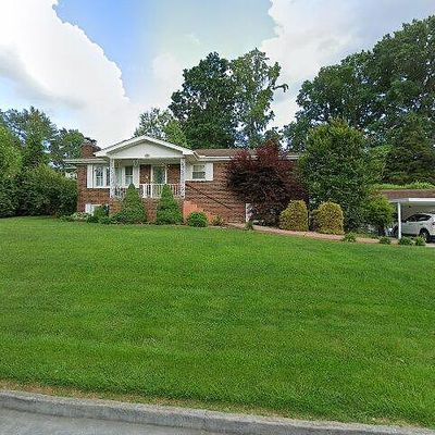 176 Milburn Dr, Bristol, VA 24201