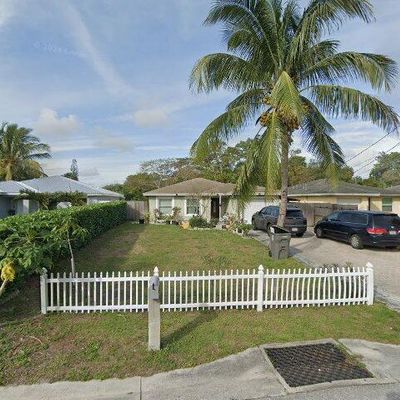 177 W Trail Dr, West Palm Beach, FL 33415