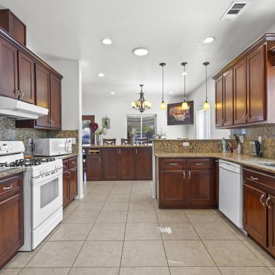 2047 Lena Dr Sw, Albuquerque, NM 87105