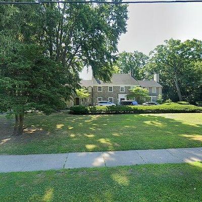 190 Ridge Rd, Grosse Pointe Farms, MI 48236