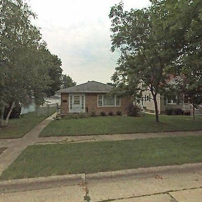 223 Douglass Ave, Waukesha, WI 53186