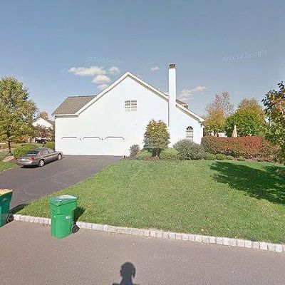 2277 Hedgerow Ln, Furlong, PA 18925