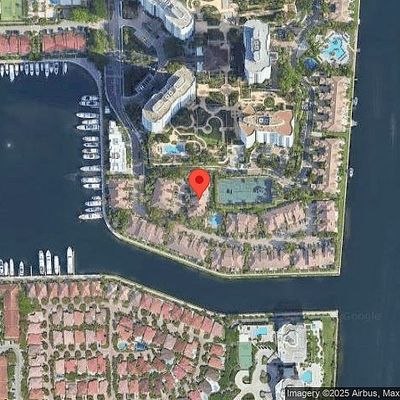 20941 Ne 37 Th Ct, Miami, FL 33180