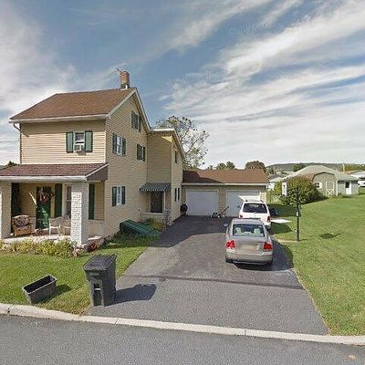 211 New St, Walnutport, PA 18088