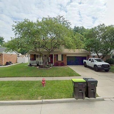 21489 Danbury St, Woodhaven, MI 48183