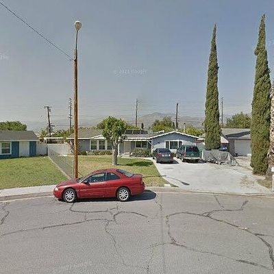 27334 Hibiscus St, Highland, CA 92346