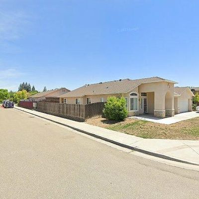 2432 N Mitre Ave, Fresno, CA 93722