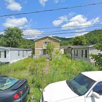 312 N Third Ave, Hometown, WV 25109