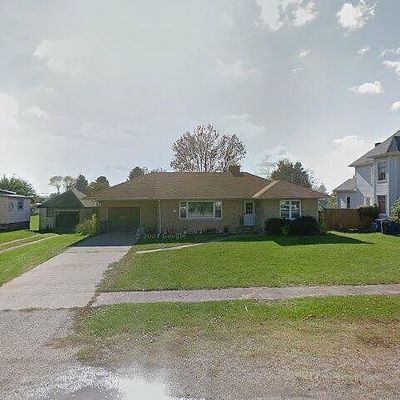 321 1 St St, Bradford, IL 61421