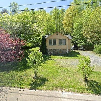 29 Plum Nearly Ln, Maggie Valley, NC 28751