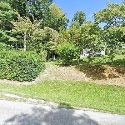 30 Spinner Ln, Mill Hall, PA 17751