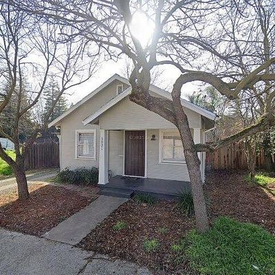 3021 Portola Way, Sacramento, CA 95817