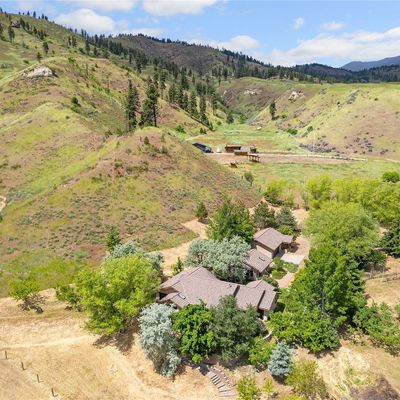 359 W Nahahum Canyon Rd, Cashmere, WA 98815