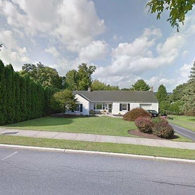 425 E Center St, Nazareth, PA 18064