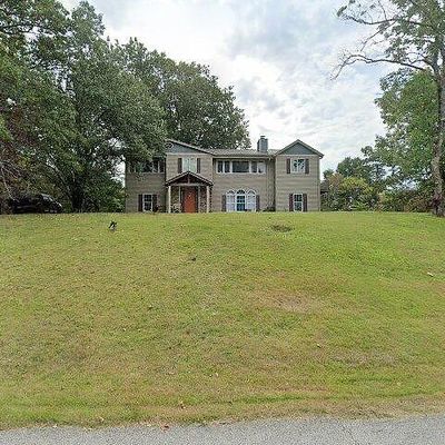 440 N Hillcrest Dr, Livingston, TN 38570