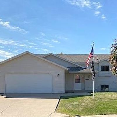 575 Cindy St, Windom, MN 56101