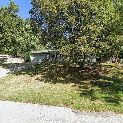 5804 Hedges Ave, Raytown, MO 64133