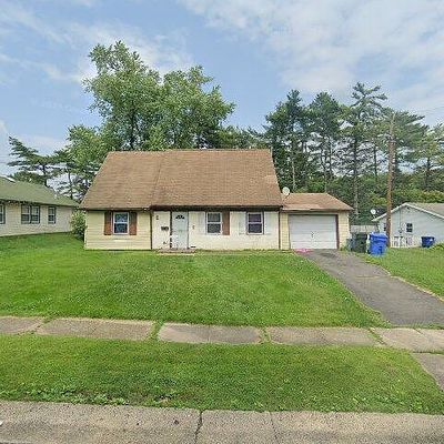 6 Haskell Ln, Willingboro, NJ 08046