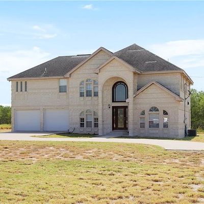 532 N El Paisano Rd, Rio Grande City, TX 78582