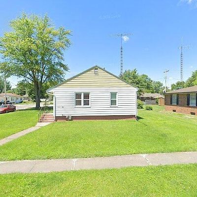 702 Sumner St, Carlinville, IL 62626