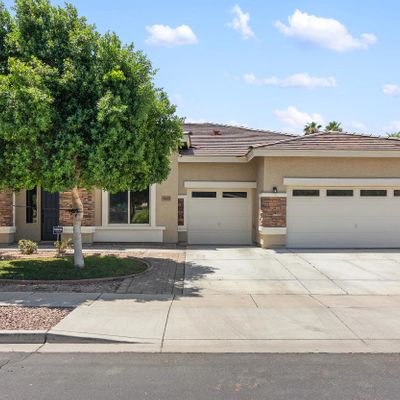 7825 W Rovey Ave, Glendale, AZ 85303