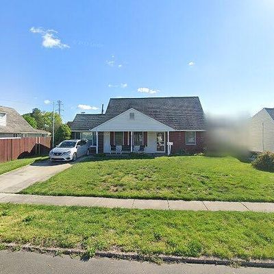 80 Jewel Ln, Levittown, PA 19055