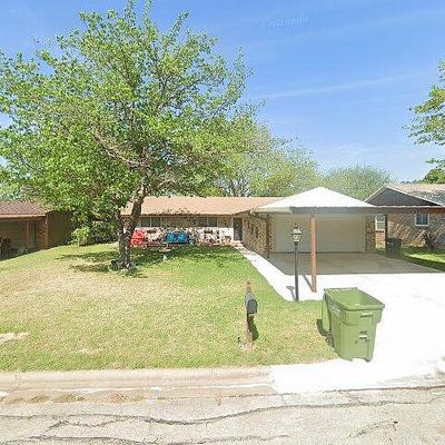 805 Ne Park Dr, Mineral Wells, TX 76067