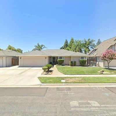 8185 N Callisch Ave, Fresno, CA 93720