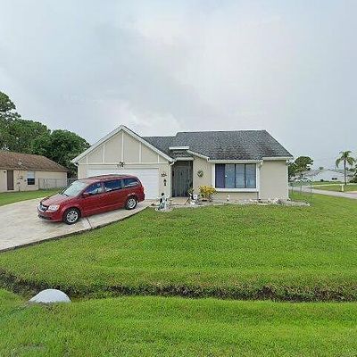 752 Banks St Nw, Palm Bay, FL 32907