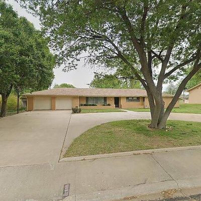 907 S Canadian St, Wheeler, TX 79096