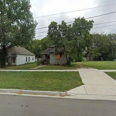 921 Brown Ave, Osawatomie, KS 66064