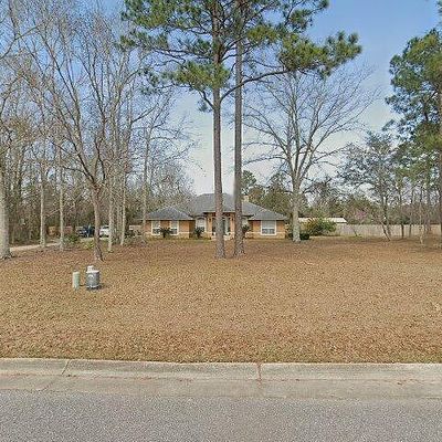 940 Broken Arrow Ln, Cantonment, FL 32533