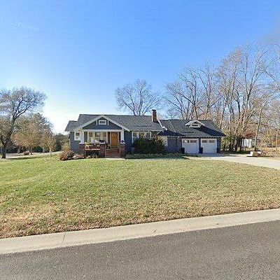 8538 Marty St, Overland Park, KS 66212