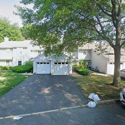 10 Tall Oaks Ct, Parlin, NJ 08859