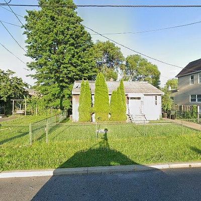 124 Chestnut St, Avenel, NJ 07001