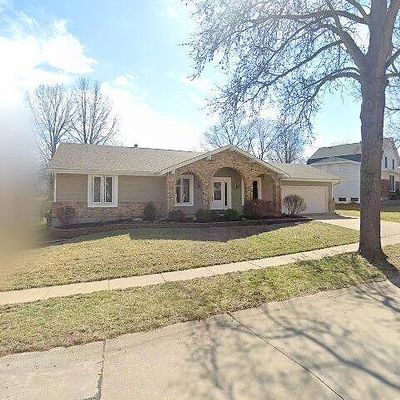 15530 Summer Lake Dr, Chesterfield, MO 63017