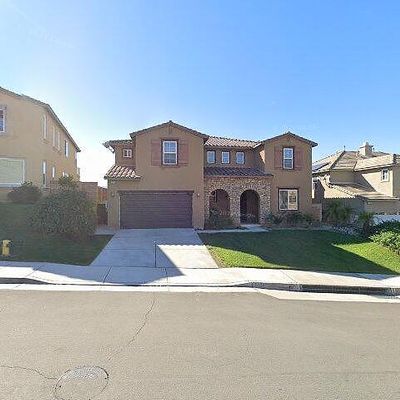 18722 Lakepointe Dr, Riverside, CA 92503