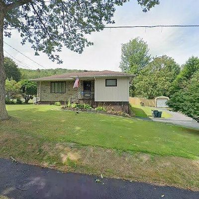 163 Carbondale Rd, Waymart, PA 18472