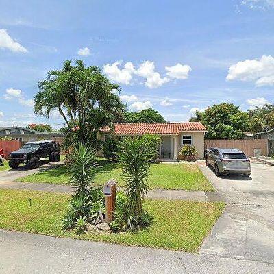 17410 Nw 81 St Ave, Hialeah, FL 33015