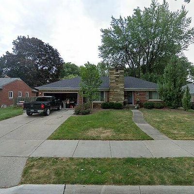 21612 Erben St, Saint Clair Shores, MI 48081