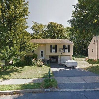 2544 Valley Dr, Lancaster, PA 17603