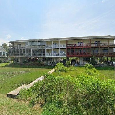 3046 Main St, Chincoteague Island, VA 23336