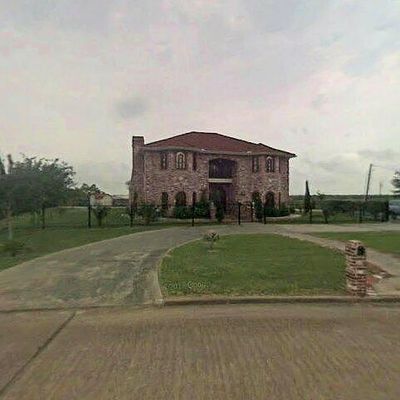 2700 Oxford Dr, Port Arthur, TX 77642