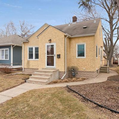 409 4 Th Ave S, South Saint Paul, MN 55075