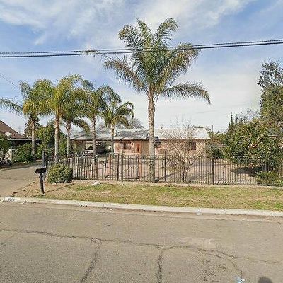 3865 E Eugenia Ave, Fresno, CA 93725