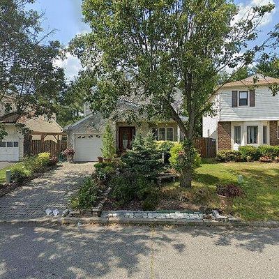 5 Senna Dr, Parlin, NJ 08859