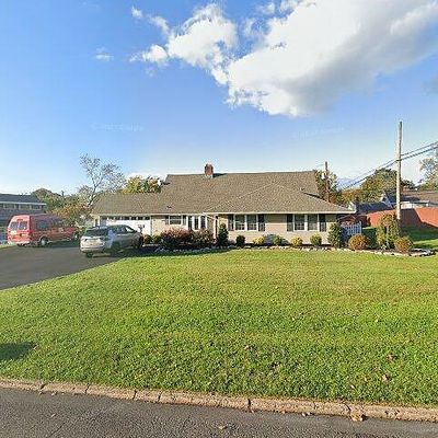 55 Rose Apple Rd, Levittown, PA 19056